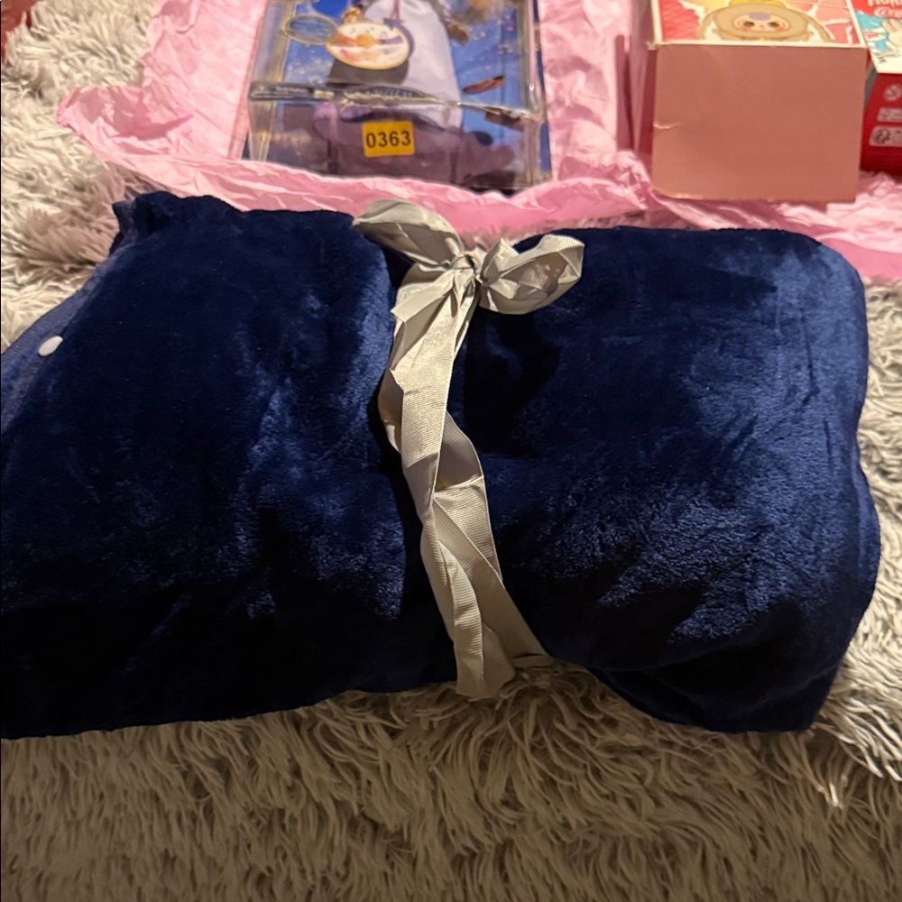 Luxurious Navy Blue Women's Sleepwear Set